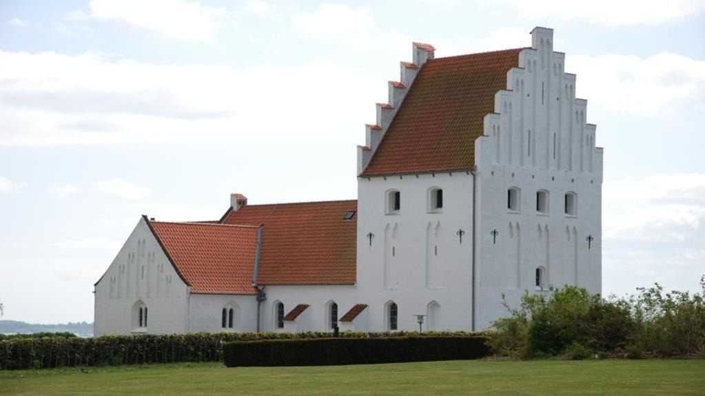 To spændende begivenheder i Rinkenæs Korskirke