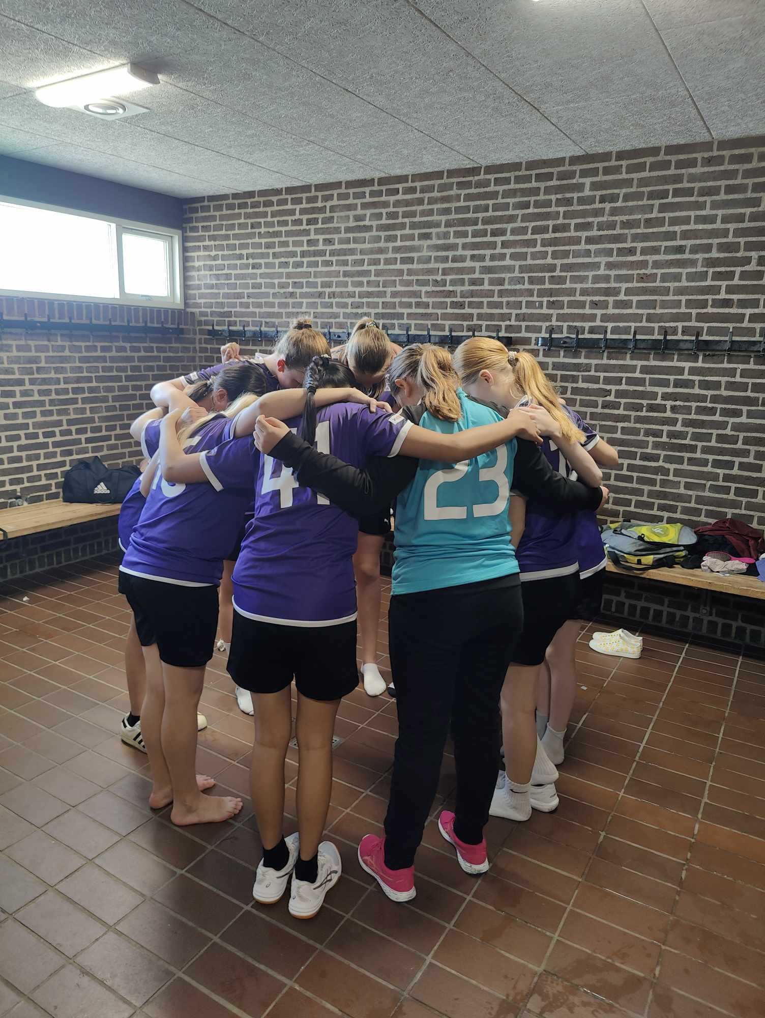 Vorup FB/Kristrup BK 1 U13-pigerne måtte se sig slået efter at have haft føringen det meste af kampen: “Dagens kamp blev en rigtig flot og tæt spillet kamp, med masser af intensitet fra begge hold"