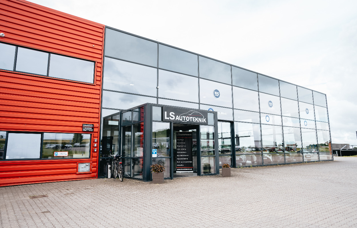 Skive Bilhus indtager udstillingslokalet hos LS Autoteknik