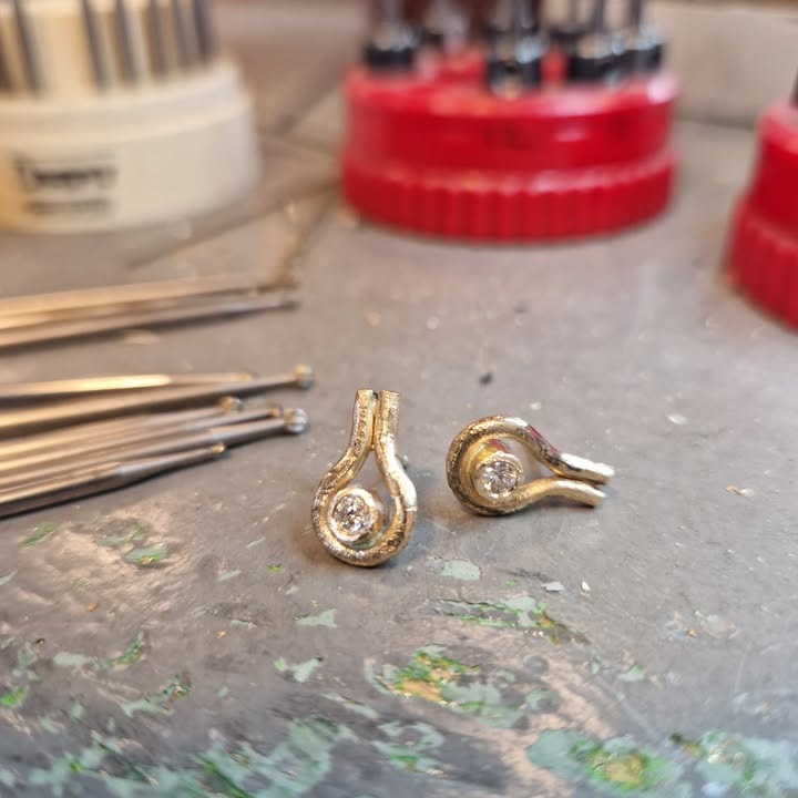 Guldsmed Ø klar til foråret og konfirmationsgaver efter midlertidig lukning