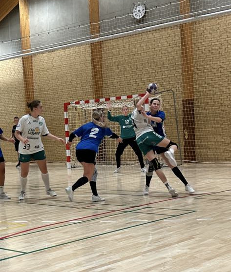 IF 92, Esbjerg vender kamp og vinder over Sydstjernen LIF, Aabenraa 2 med stærkt tempo og forsvar