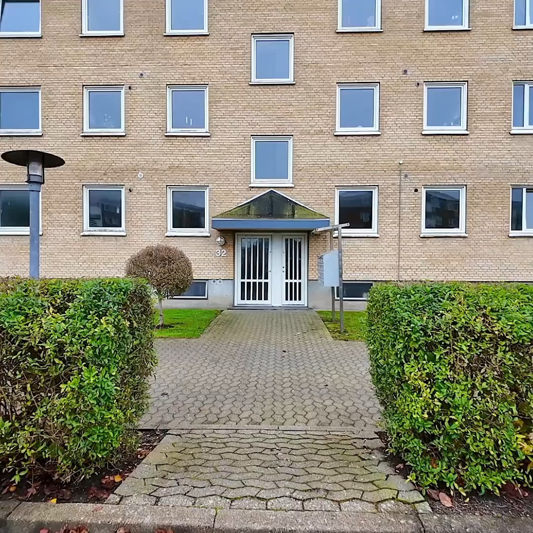 Mæglerhuset fremviser velindrettet 3V'er med stor sydvendt altan i Nørresundby