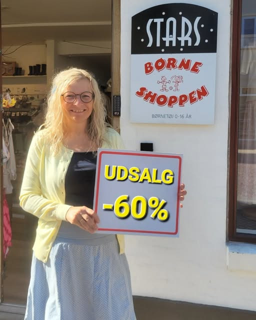 Børneshoppen Brønderslev tager et ekstra nyk i udsalget med -60% på 0-16 år stativer