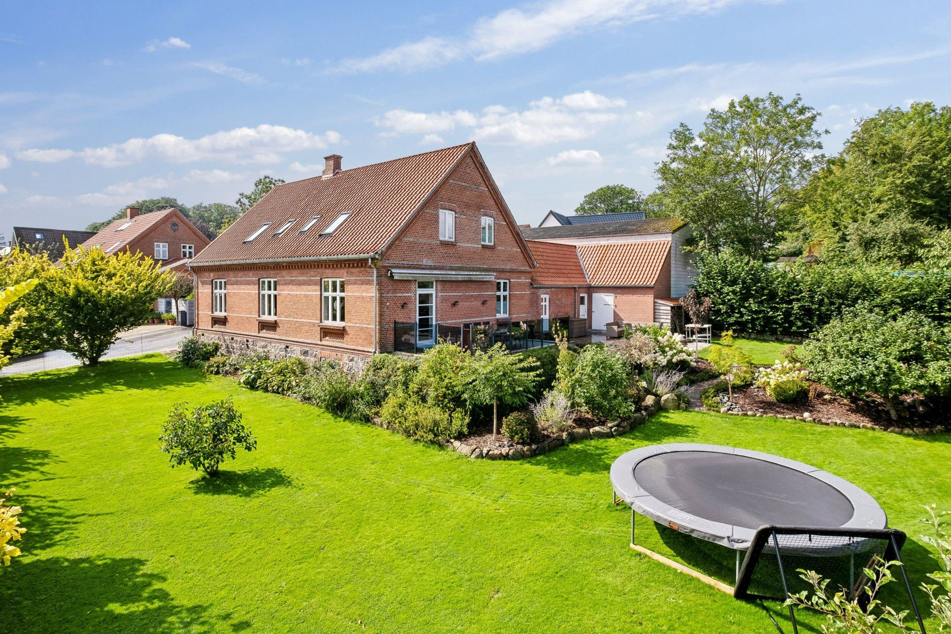 3,8  mio. kroner koster Skolebakken 2 - se hvad der ellers er til salg i Hovedgård