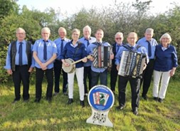 Harmonika, hygge og lagkage i Præstø Multicenter