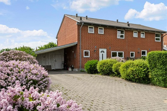 Tilst Østervej 9 og 1 anden boliger er kommet til salg denne uge i Tilst - se boligerne her.