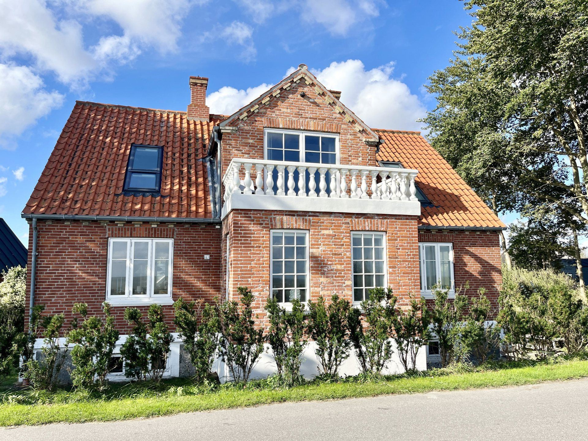 En ren boligdrøm på [m² på dyreste bolig] m² til 11,8  mio. kroner er nu komme til salg i Samsø: Se hvor de dyreste boliger til salg i Samsø er