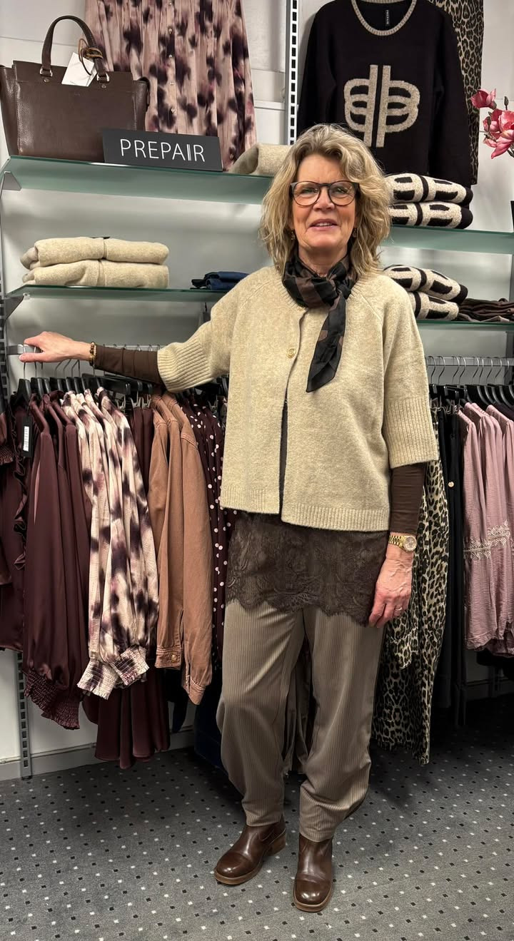 Rosengreen præsenterer Bente i trendy forårsoutfit fra PREPAIR