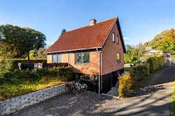 Holbækvej 26 er til salg for kun 1.645.000 kr.: Se de billigste boliger til salg i Hvalsø her