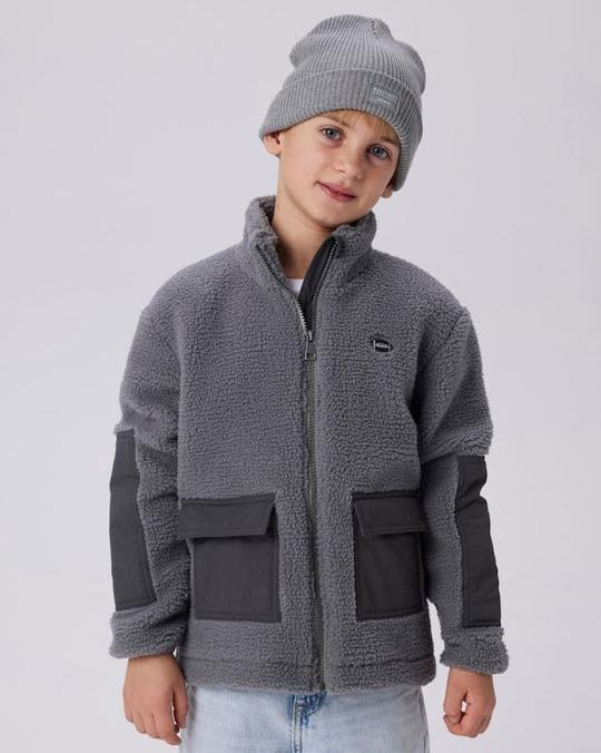 Didrik præsenterer ny fleecejakke fra Name It til børn