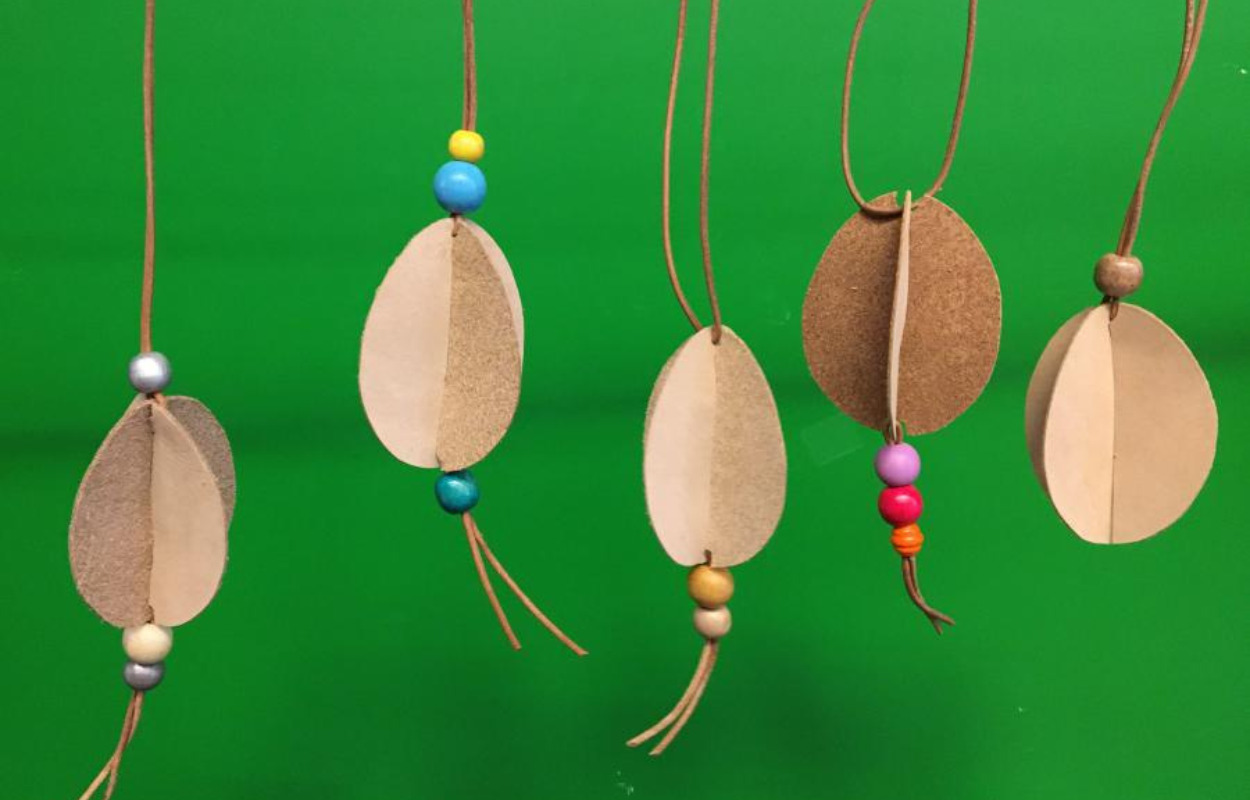 Lav dit eget påskeæg i læder på Odder Bibliotek 