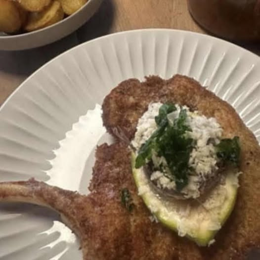 Den Hvide Hest Kolding inviterer til frokost med kalveschnitzel torsdag til lørdag
