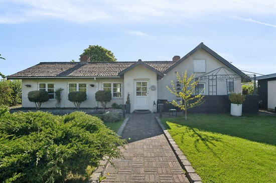 Lufthavnsvej 14 er til salg for kun 275.000 kr.: Se de billigste boliger til salg i Rønde her