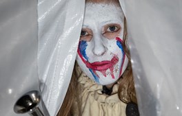 Mørke hemmeligheder vækkes til live i villahave