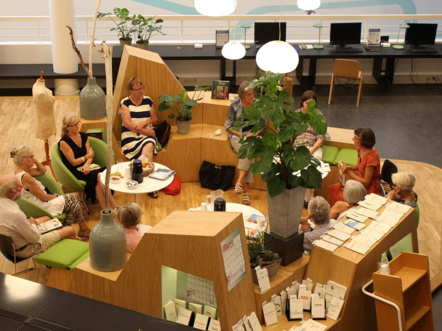 Litteratur og strikning på Ejby Bibliotek