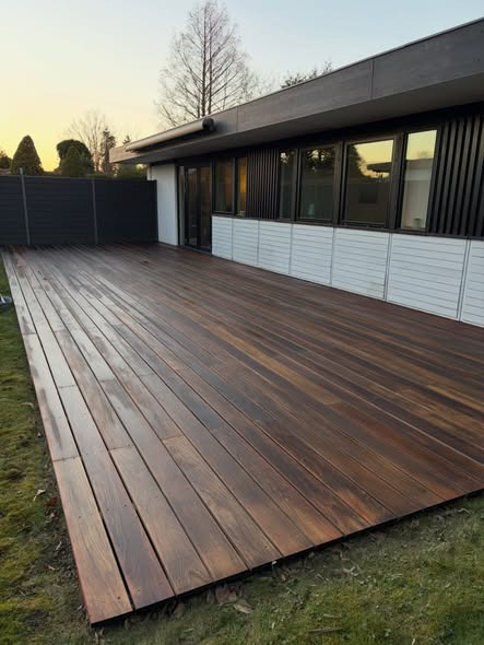 Øens Håndværkercentral Aps: Giv terrassen nyt liv med professionel vedligeholdelse