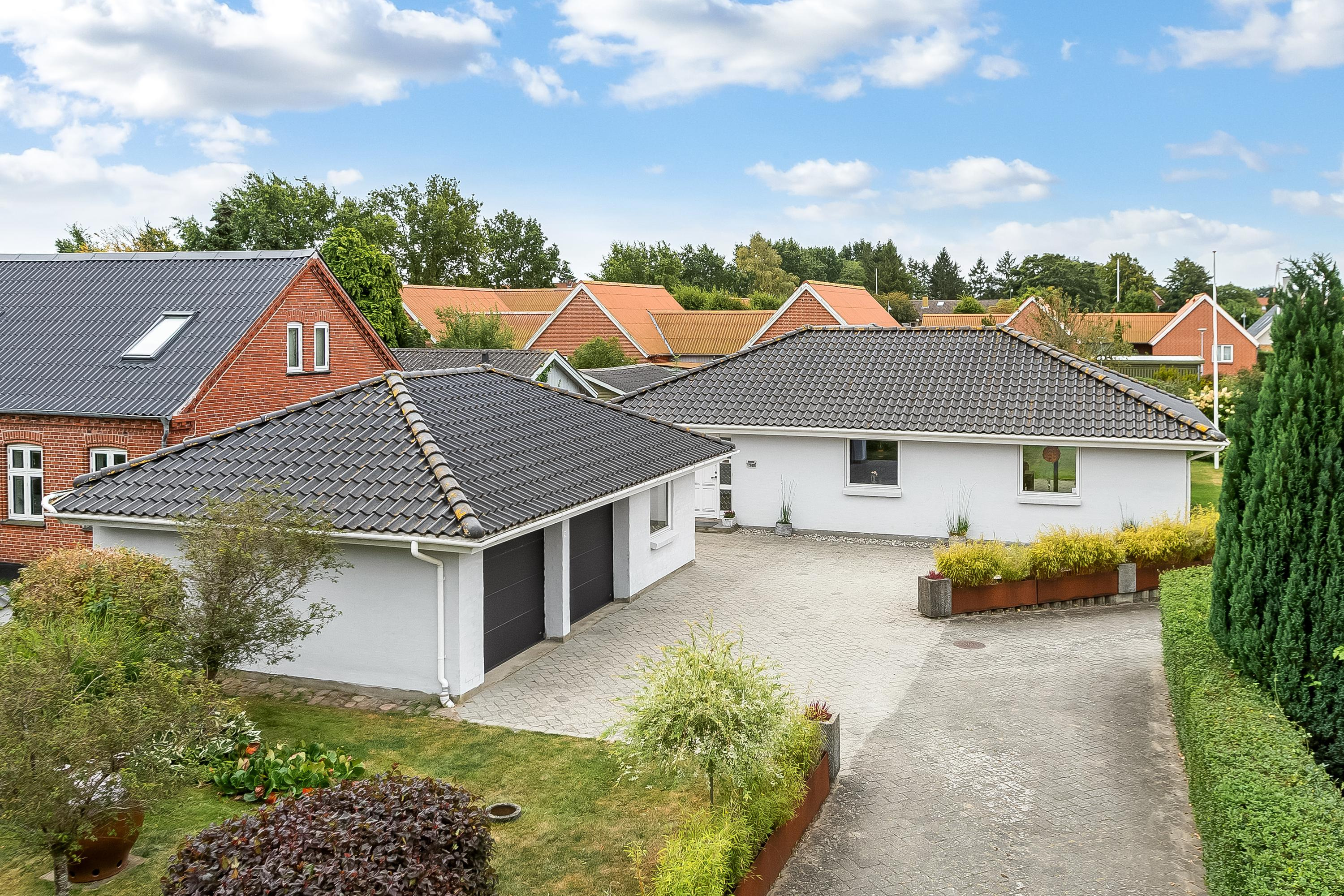 Velkommen til Odensevej 136B  centralt beliggende villa med garageanlæg