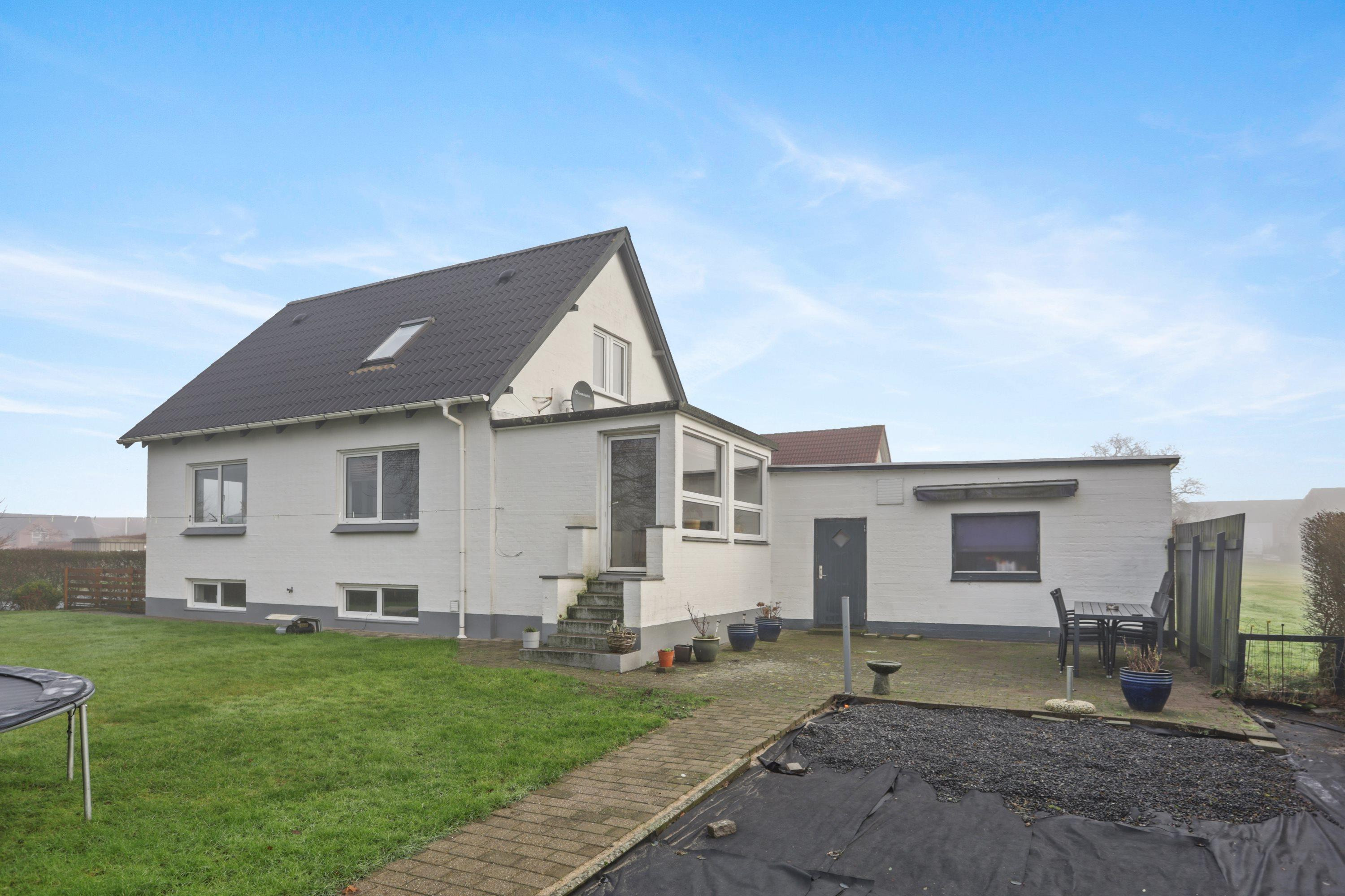 Familievenlig villa med skøn beliggenhed i Øster Brønderslev