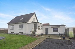 Familievenlig villa med skøn beliggenhed i Øster Brønderslev