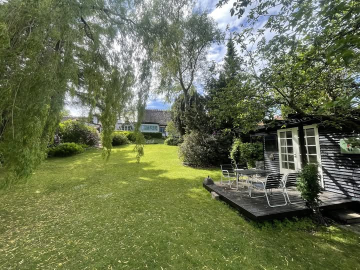 &LIVING Aalborg præsenterer charmerende Fredensborg-ejendom med unik beliggenhed