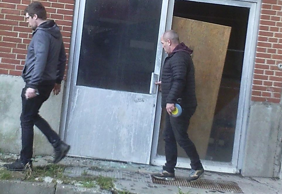 To personer efterlyses for indbrud i Struer