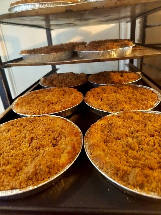 Det Lune Brød har bagt rabarbertærte med sprød crumble