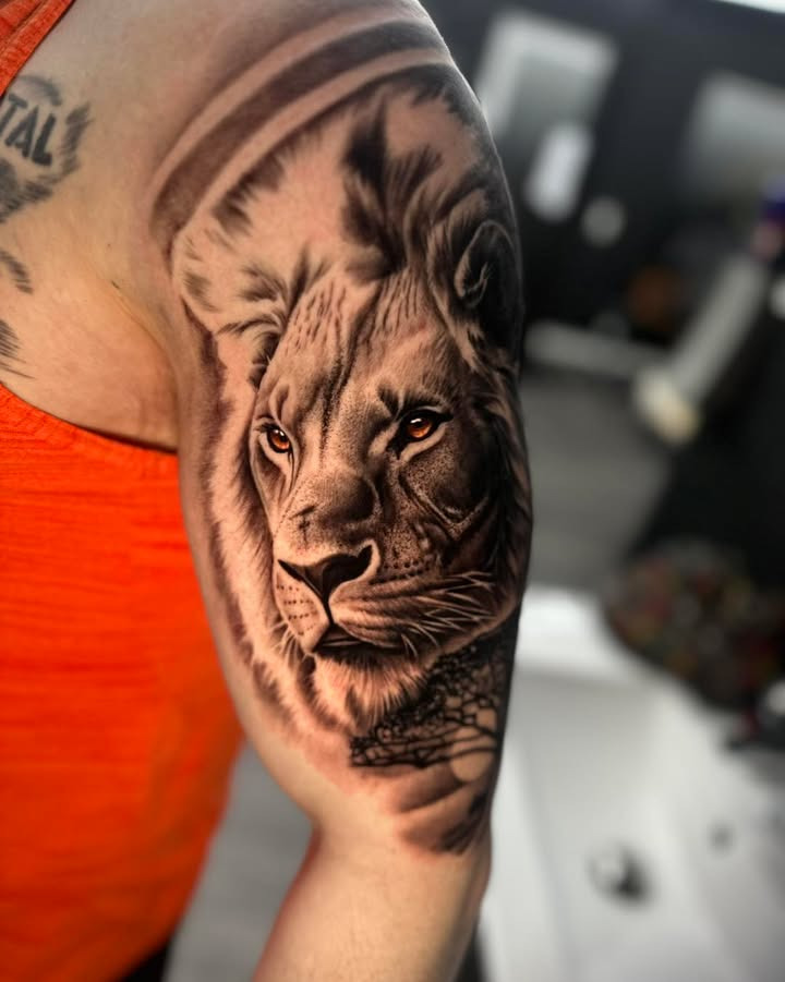 Hajru hos Mr. & Mrs. Tattoo har ledig tid i morgen: Først til mølle for detaljerede designs