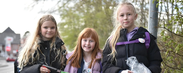 Verdensmålsugen: Børn samler affald i Dronningborg