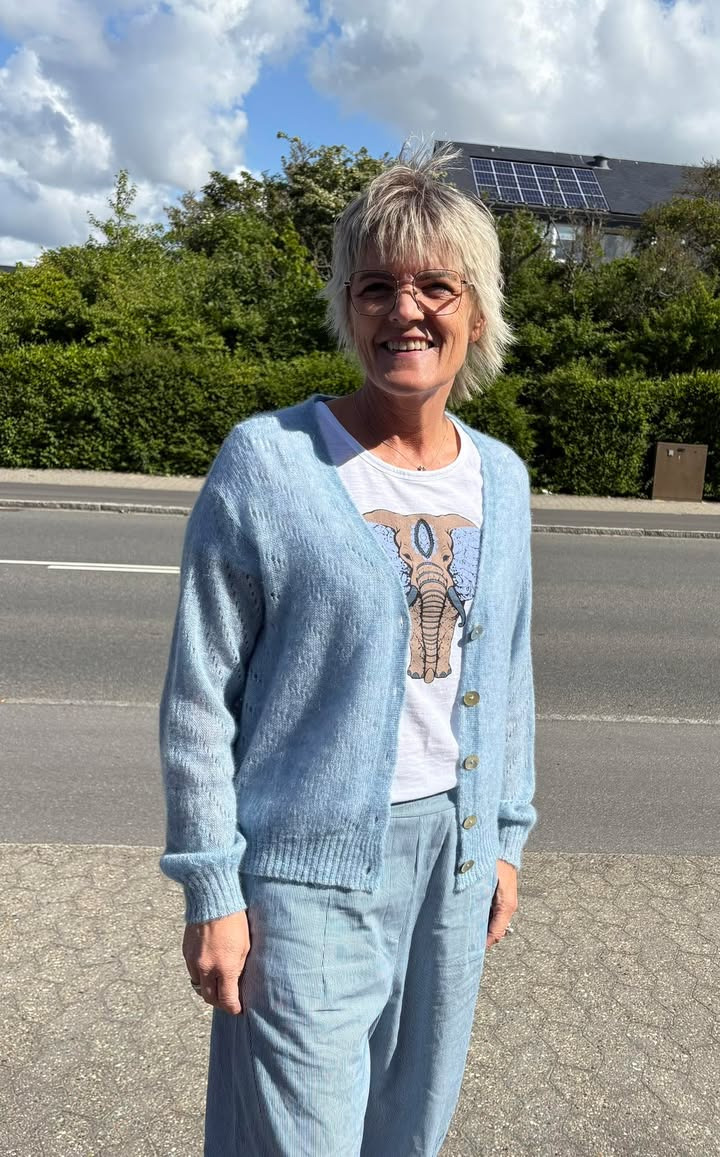 Rosengreen tilbyder smart cardigan fra Black Colour til nedsat pris