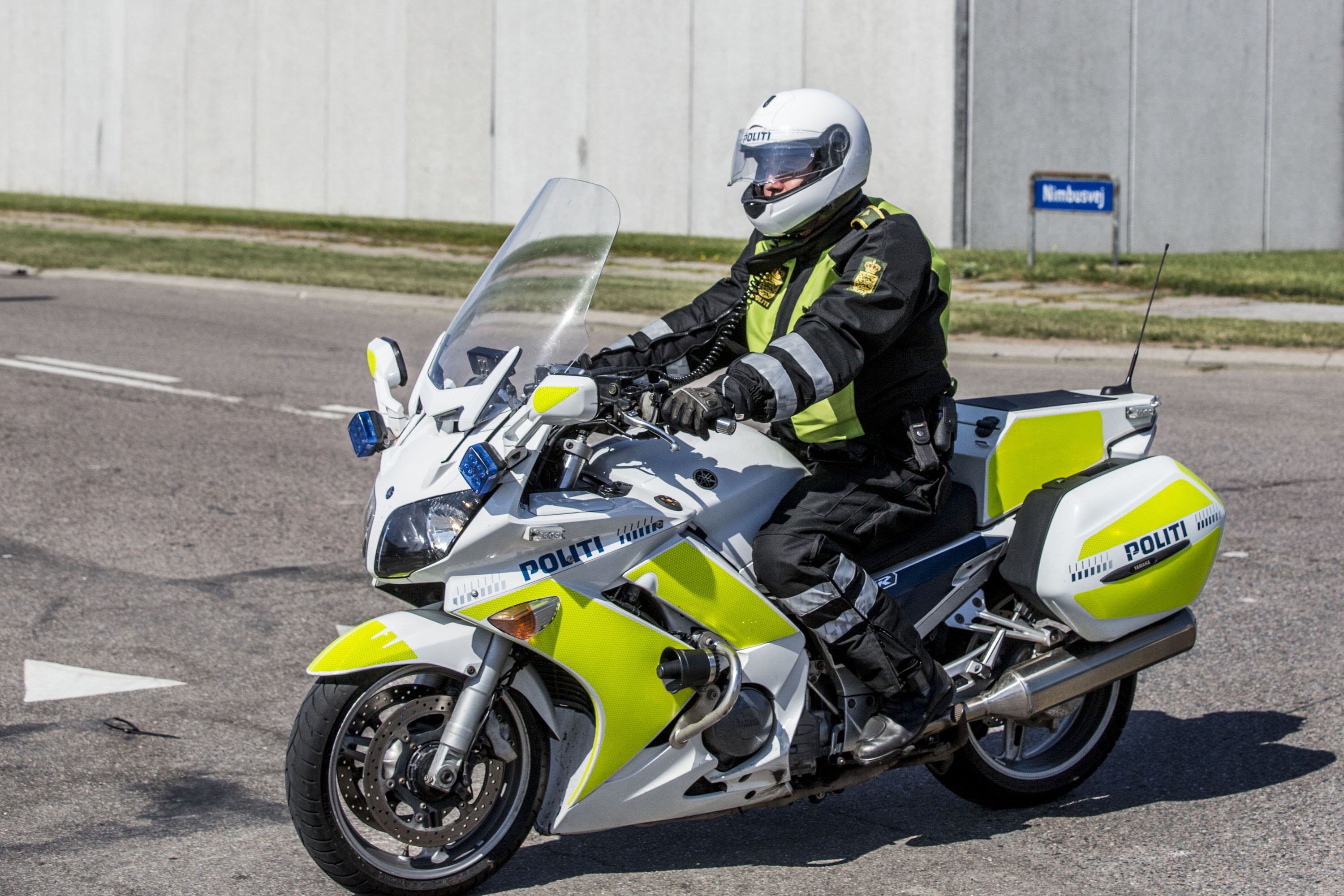 Politimotorcykler gennemkører Tour de France etape 2 og 3