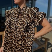 Livingshop Holstebro præsenterer den populære leopardkjole fra Stories From The Atelier