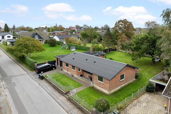 Søndervang 1 og 1 anden boliger er kommet til salg denne uge i Tørring - se boligerne her.