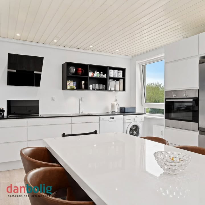 Moderniseret lejlighed med skøn altan hos danbolig Nørresundby