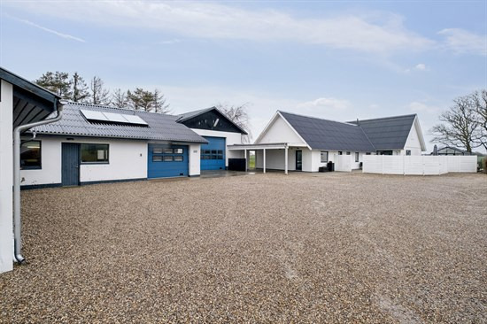 Hannerupvej 223 og 1 anden boliger er kommet til salg denne uge i Hobro - se boligerne her.