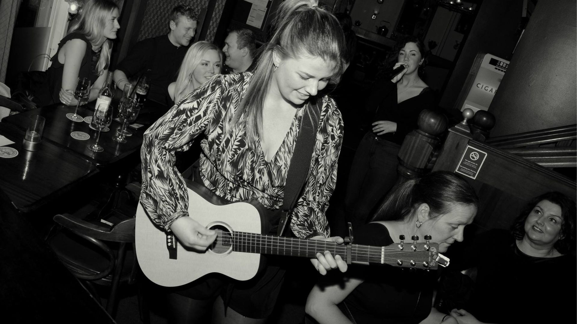 Oplev livemusik og hygge på Warwik Bryghus i december