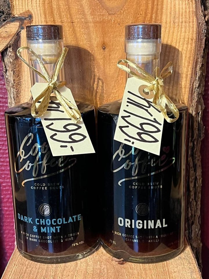 Den gode vino præsenterer den lokale Cool-Coffee kaffelikør med mindre sukker og renere smag