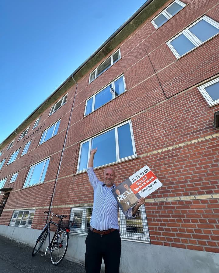 RealMæglerne Esbjerg og Bramming fejrer endnu et salg i Haraldsgade