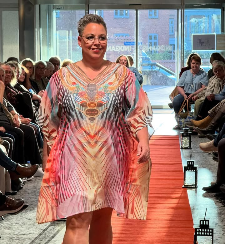 Only Curves præsenterer ny let chiffon tunika perfekt til ferien