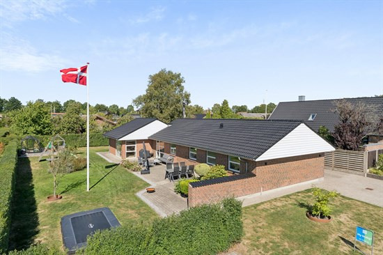 Glentevej 11 og 2 andre boliger er kommet til salg denne uge i Ikast - se boligerne her.