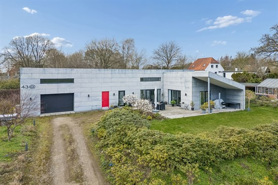 Top 6 over dyreste boliger til salg i Hovedgård. Priser op til 5.995.000 kr