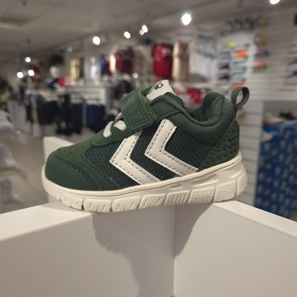 Sportigan Farsø sælger Hummel Crosslite til børn for 150 kr