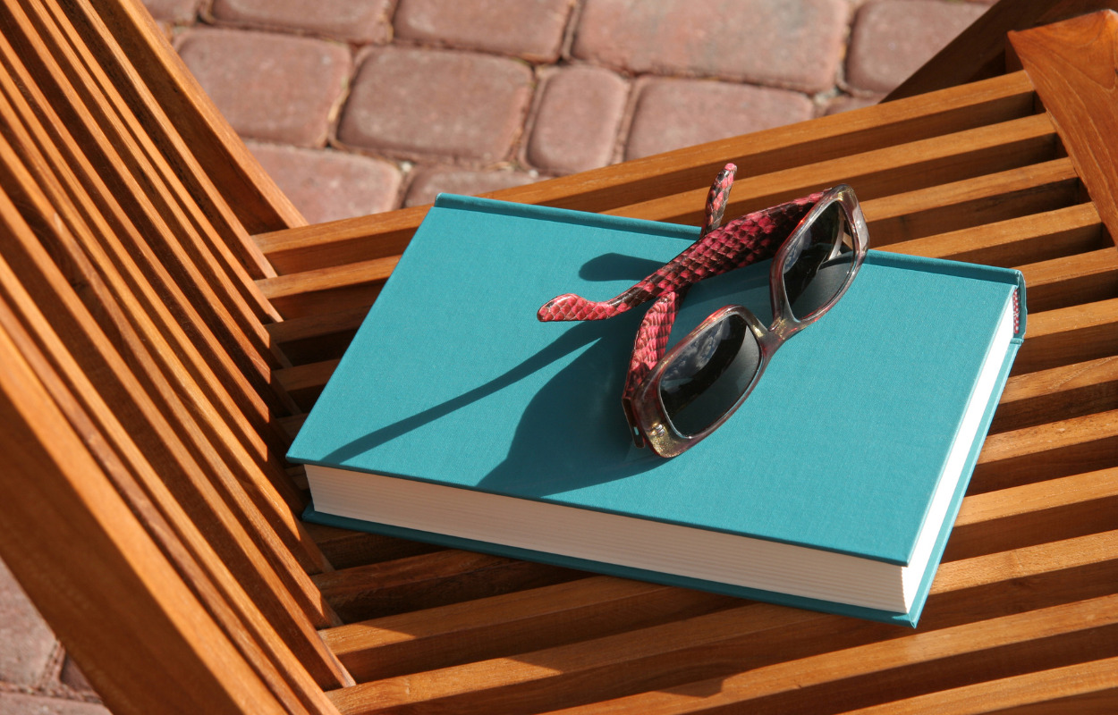 Vil du overraskes med nye læseoplevelser i din ferie?