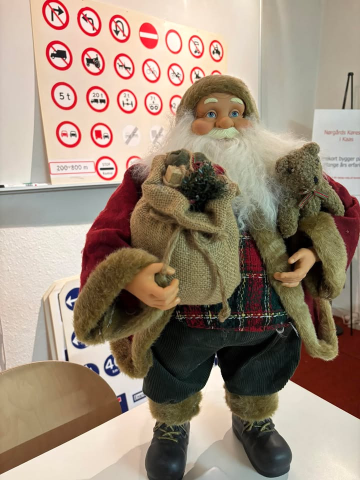 Nørgaards Køreskole ønsker glædelig jul og godt nytår under juleferien