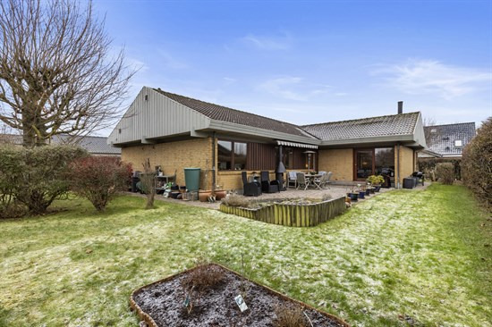 Poppelvej 39 og 2 andre boliger er kommet til salg denne uge i Dragør - se boligerne her.