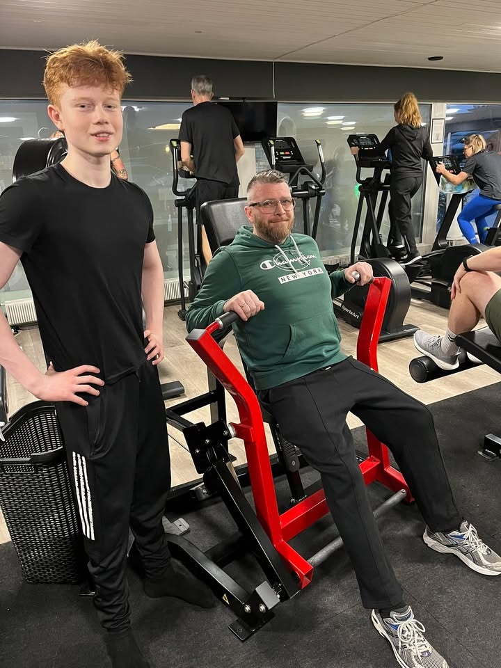 Silkeborg Fitness Center fremhæver far og søn som dedikerede medlemmer