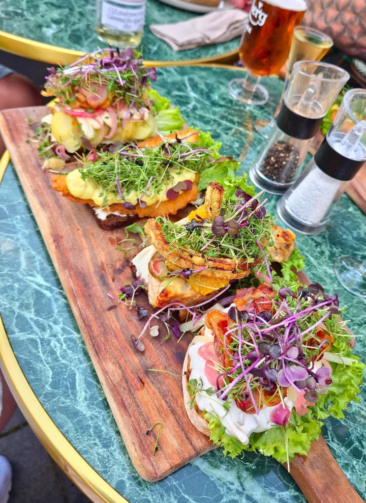 Café Tidslös byder på byens bedste smørrebrød i Slagelse