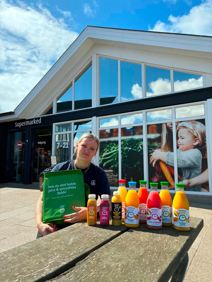 SPAR SKALLERUP A/S udlodder en Innocent-køletaske med smoothies og juicer