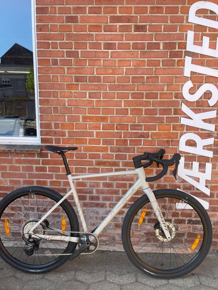 Fri BikeShop Vejle præsenterer Scott Speedster Gravel 10 til asfalt, grusveje og lange ture