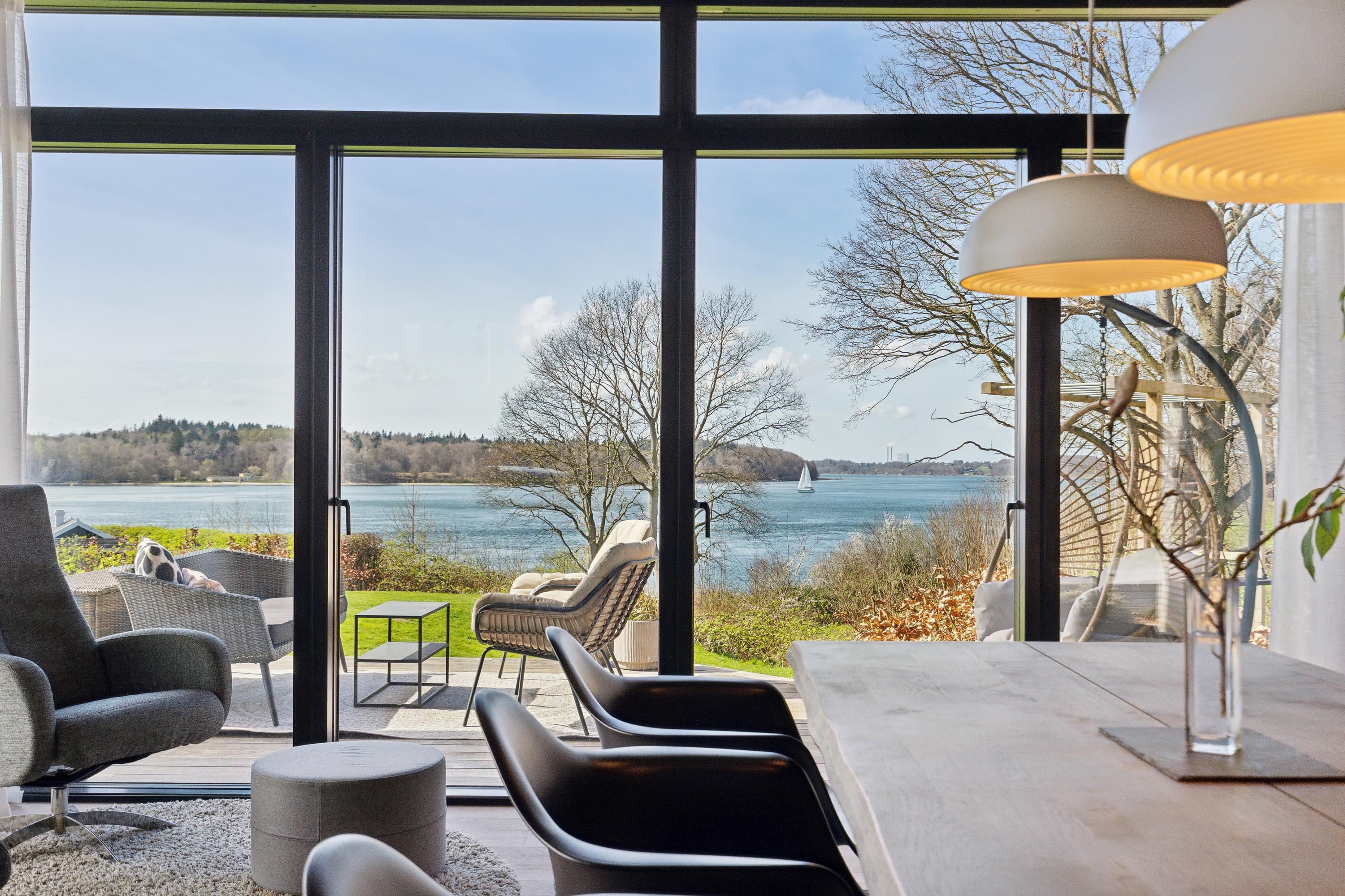 Enestående villa i Snoghøj med fænomenal udsigt over Lillebælt