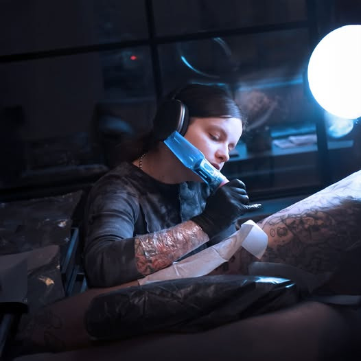 Tattoo Studio 96 fremhæver Inna som deres detaljerede kunstner i Aalborg